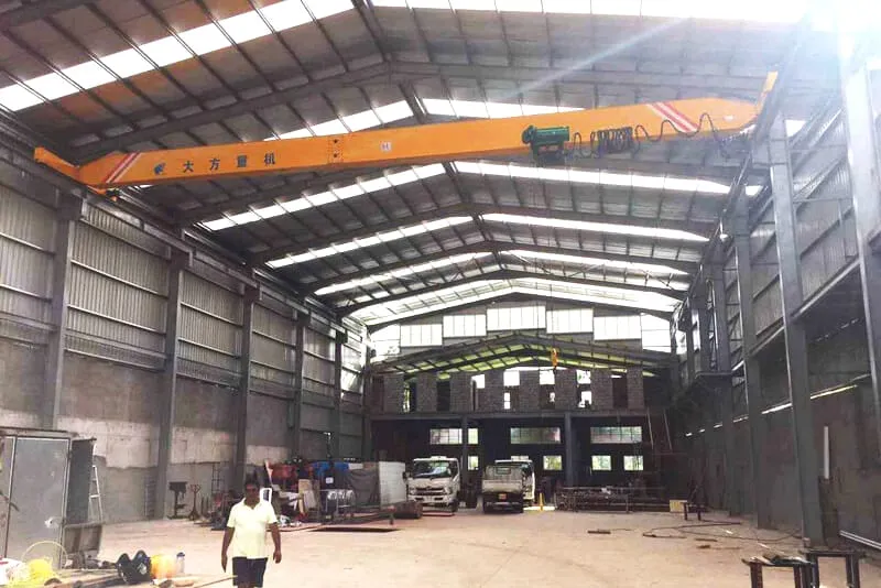 Low headroom type single girder overhead crane