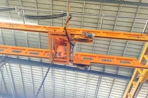 worker station crane 2